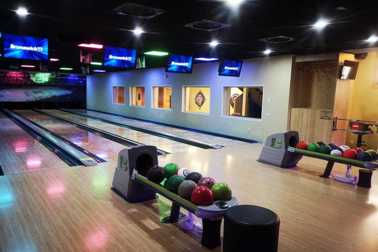 Les Quilles du Tabarnak - PUB & BOWLING image1