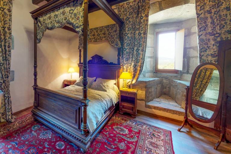 Guest rooms at Château d'Avully image1