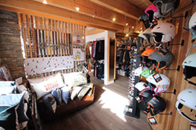 Skishop Avoriaz Store image2