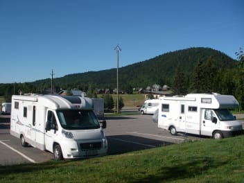 image Aire de stationnement pour camping-car + services/accommodations/11570/18132507