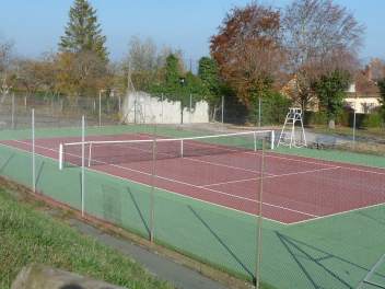 image Tennis court + services/activities/23375/15149136