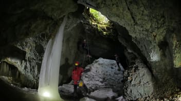 image Spéléorando (Caving) in the Porte Cochère-Tanne du Névé + services/activities/4839/1373554