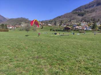 image Perroix Paragliding landing site  + services/activities/59/IMG_20210321_113040_ilqdog