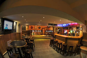 image The Cavern Bar + services/bars/13203/672663