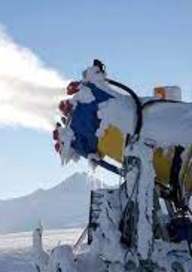 Discover the ski area and the snow cannons / Visit the snow factory