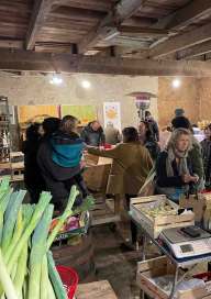 Marché de la ferme à Travers Champs