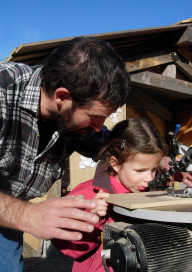 Atelier menuiserie avec les Bambins des bois et jeux en bois géants