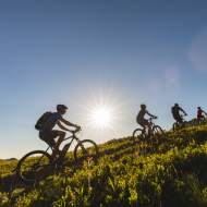 VTT électrique en nocturne avec repas savoyard niveau vert