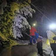 Snowshoeing under the stars avec Snocool