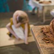 Le pont des artistes : exposition et concert de violoncelle
