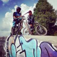 Electrically-assisted Enduro mountain bike rentals - Xtreme Glisses