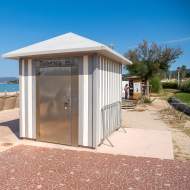 Toilettes publiques plage des Lecques 4