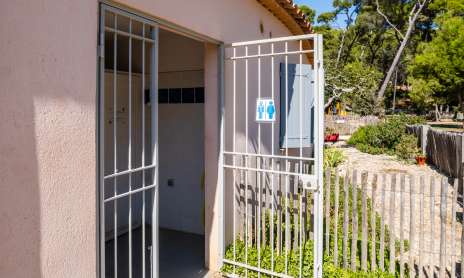 Public toilets in the Calanque de Port d'Alon