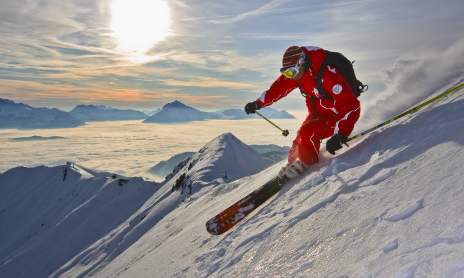 Introductory off-piste skiing course with ESF