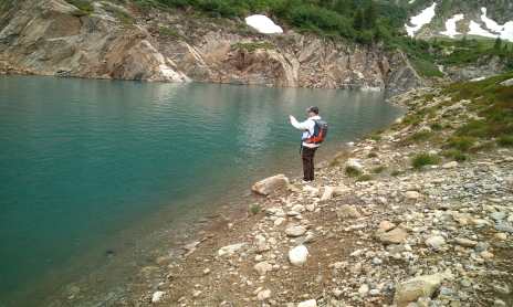 Guidage de pêche en lac de montagne