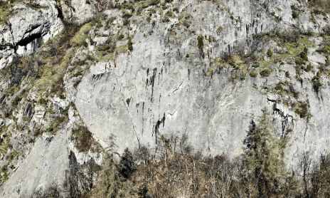 Poingt-Ravier Chapel climbing site