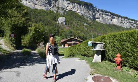 Hiking Trail: La Pierre à Voix (Limestone boulder)