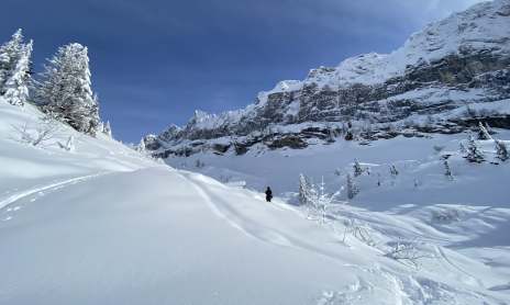 Ski touring to Bostan