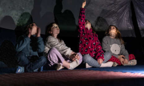 Astronomy workshop: immersion in a planetarium