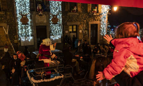 Father Christmas arrives in Châtel !