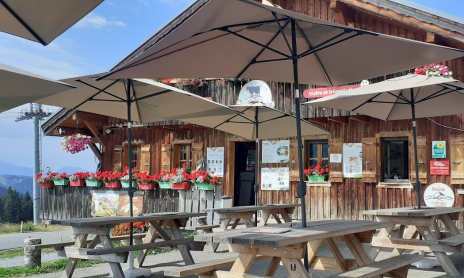 The Restaurant of the Seraussaix Farm