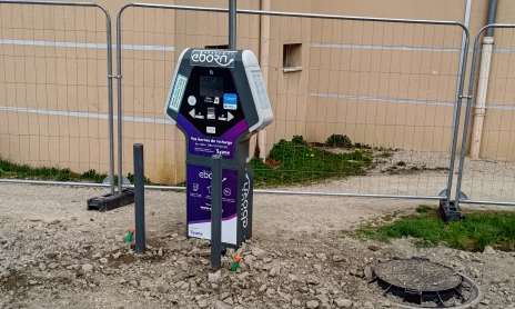 Borne de recharge électrique du Rosay