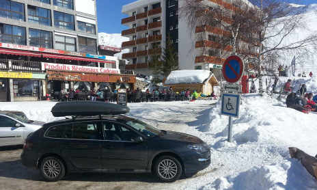 Parking handi accès domaine skiable