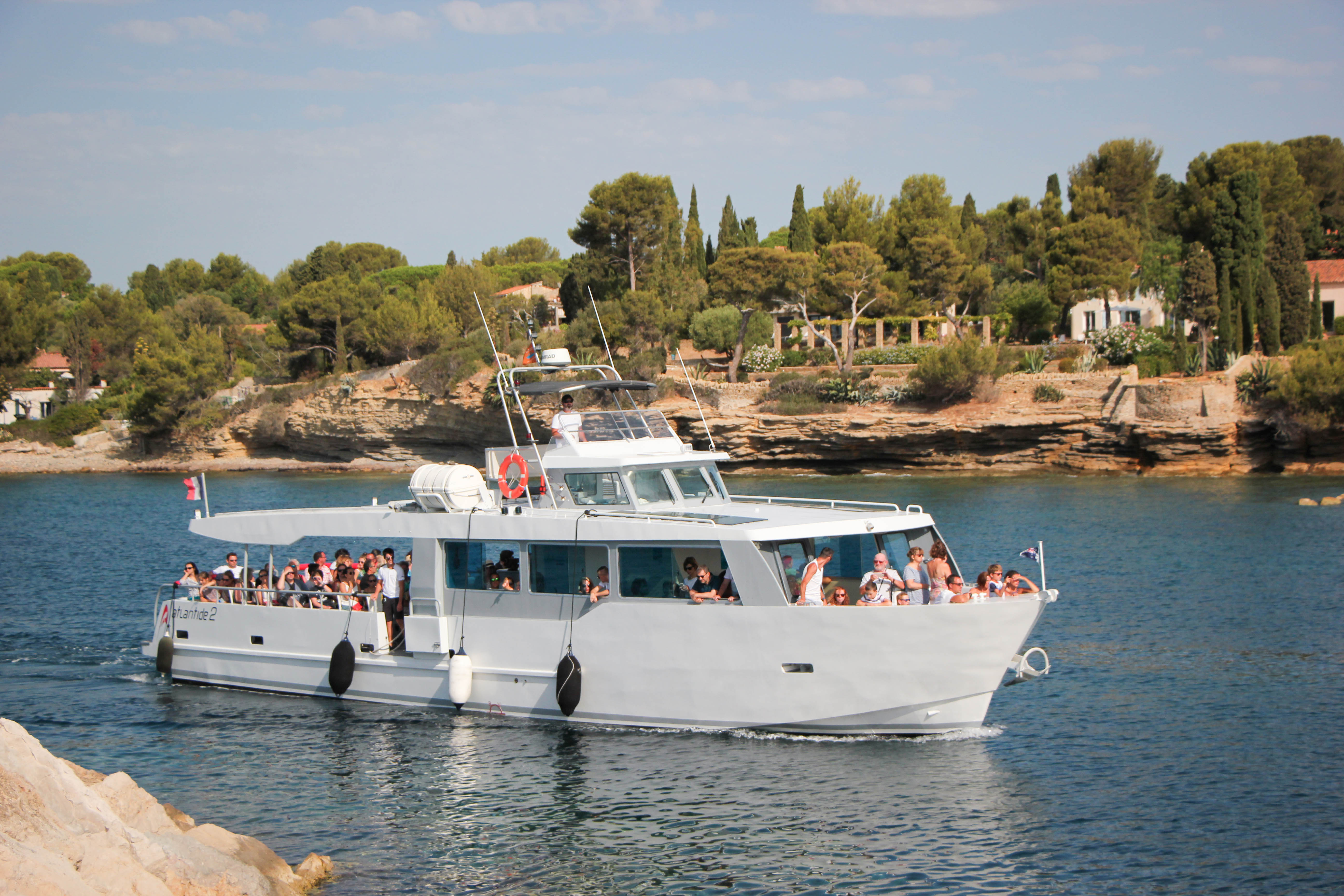 Commented sea tour of the 13 calanques with l'Atlantide | Activities