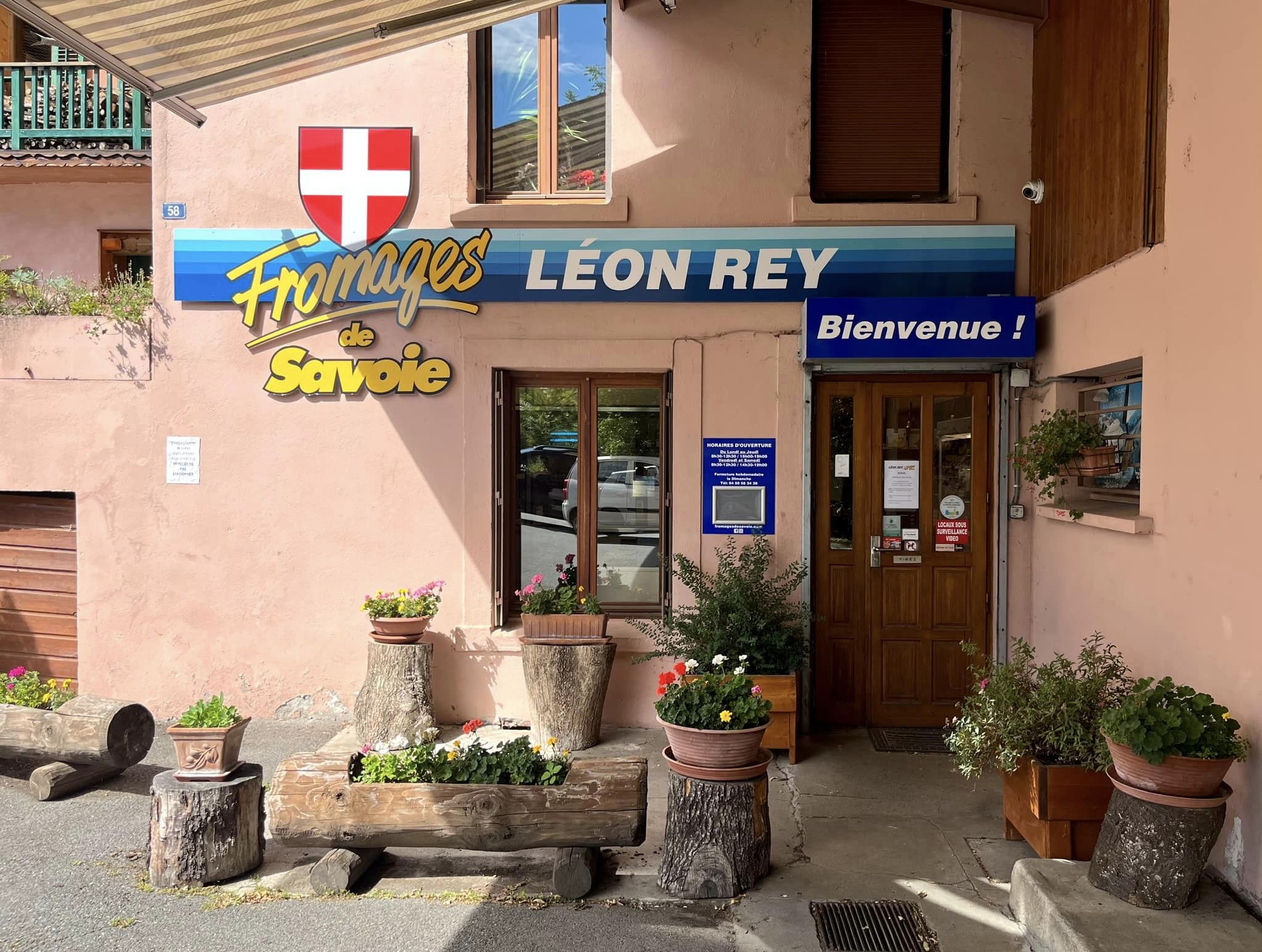 Fromagerie Léon Rey - Magasin de Sallanches (Cheese shop) | Shops and ...
