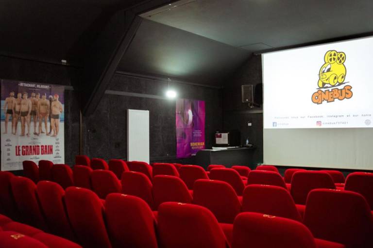 Cinebus : Travelling cinema image1