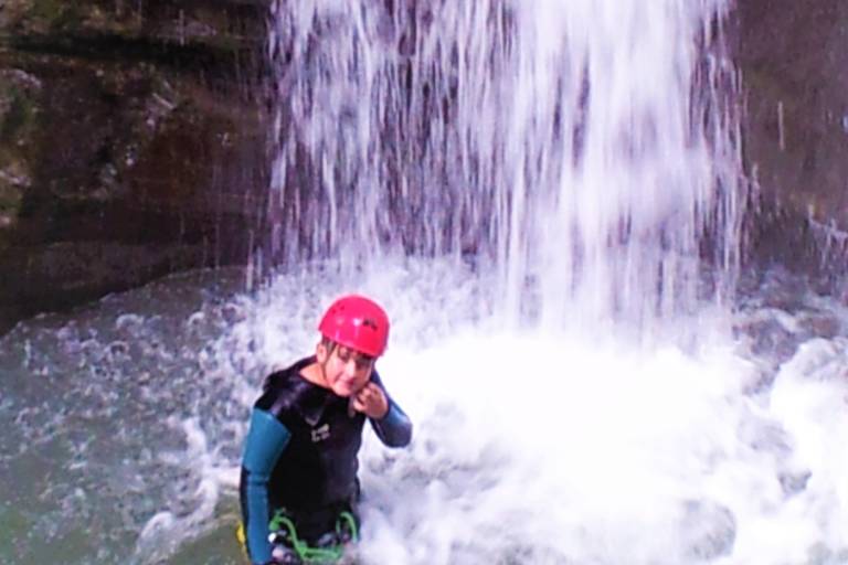 Activité Canyoning pour débutants ou confirmés image1