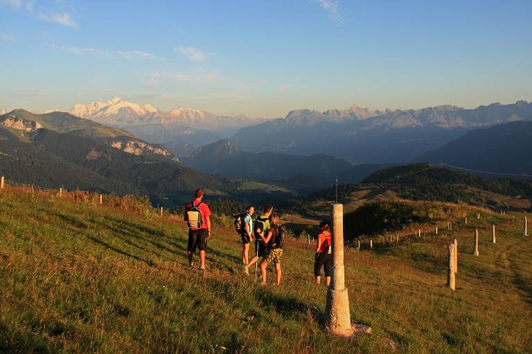 Sentier de randonnée pédestre - La pointe de Miribel image1