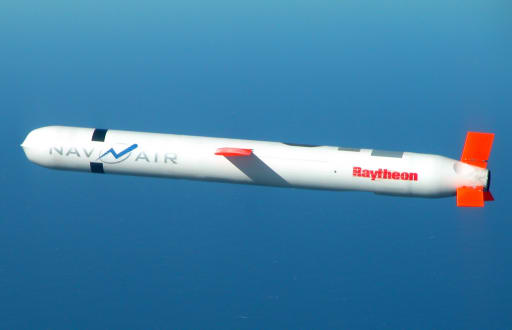 Tomahawk_Block_IV_cruise_missile_-crop_lub3ph