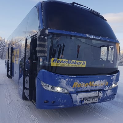 Jokkmokks marknad med Ishotellet och Kiruna