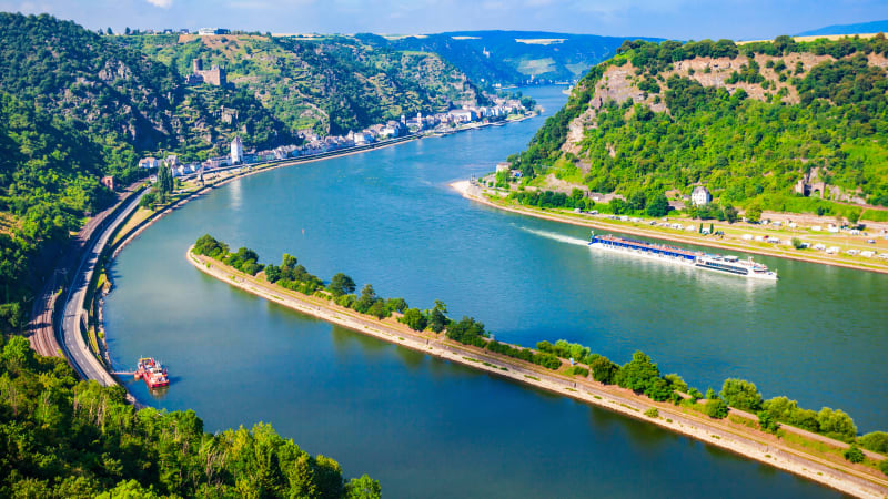 B�ttur p� s�genomspunna Rhen