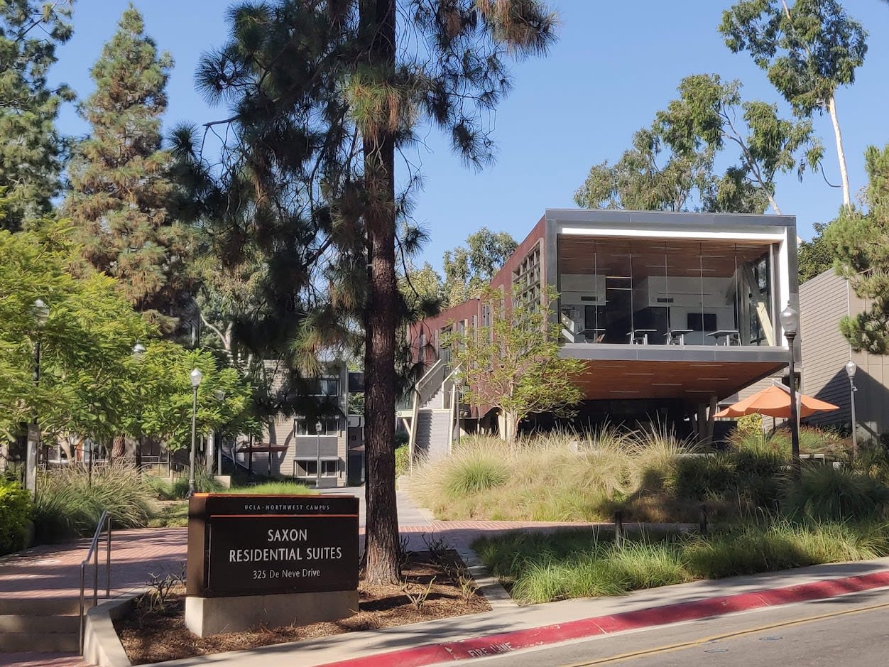 Saxon Suites, ucla, 325 De Neve Dr, Los Angeles, CA 90024