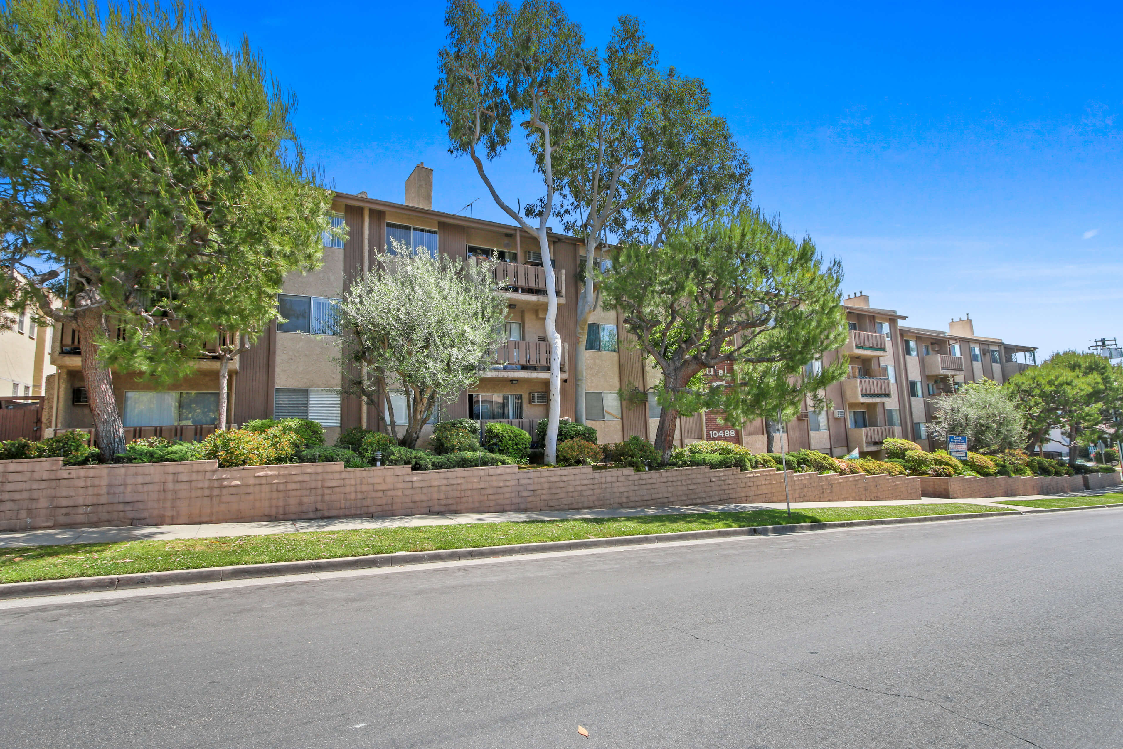 Sundial Century, ucla, 10488 Eastborne Ave, Los Angeles, CA 90024