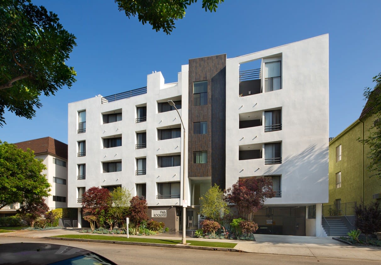 Park Rochester, ucla, 10969 Rochester Ave, Los Angeles, CA 90024