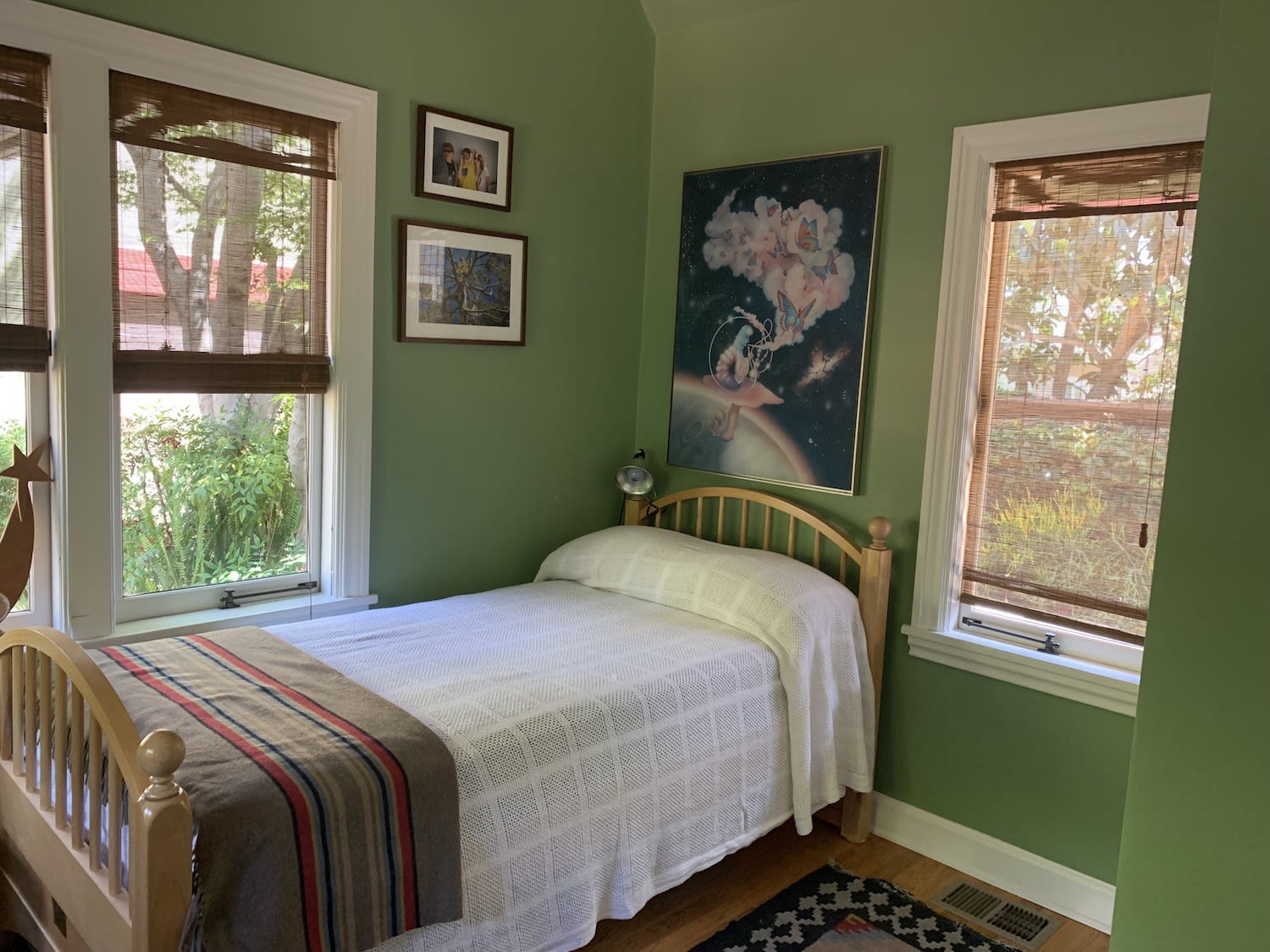 Polly's Place, ucla, N Van Ness Ave, Oakwood, CA 90004, USA