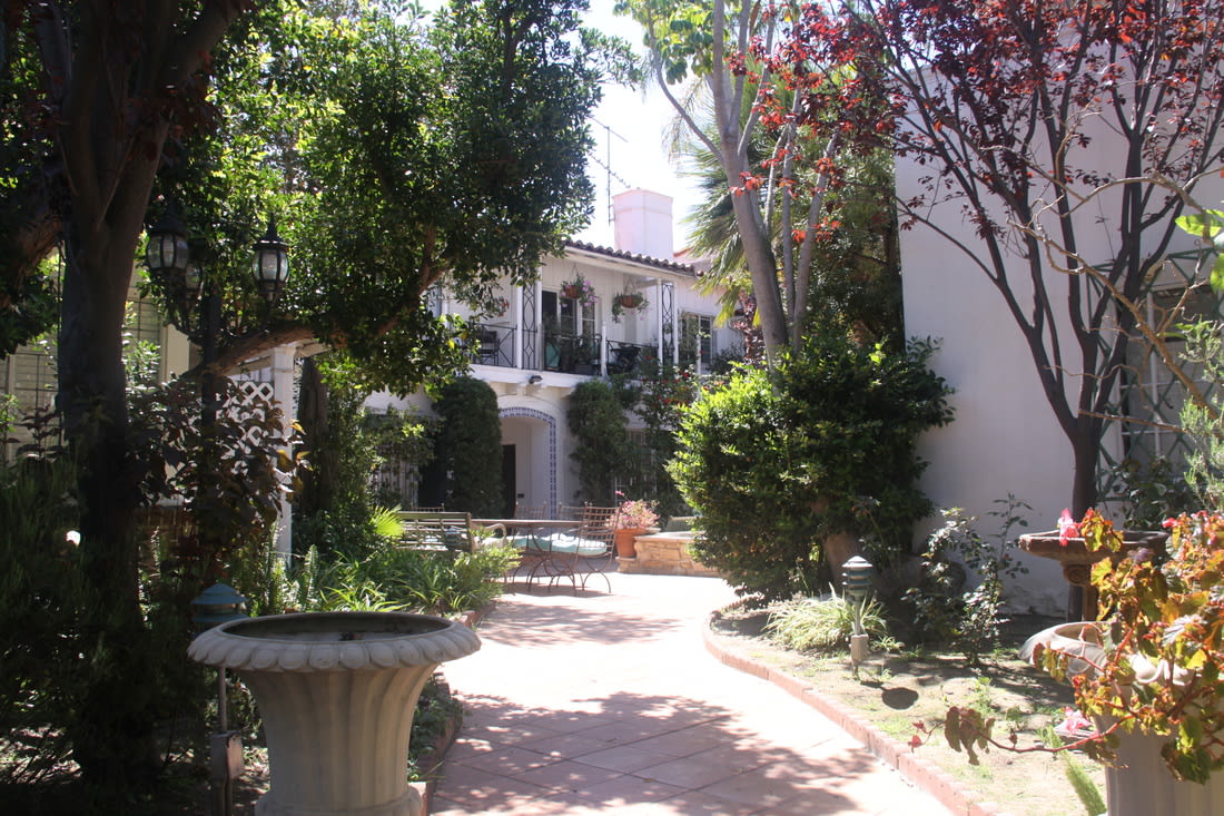 Lindbrook Apts, ucla, 10800 Lindbrook Dr, Los Angeles, CA 90024