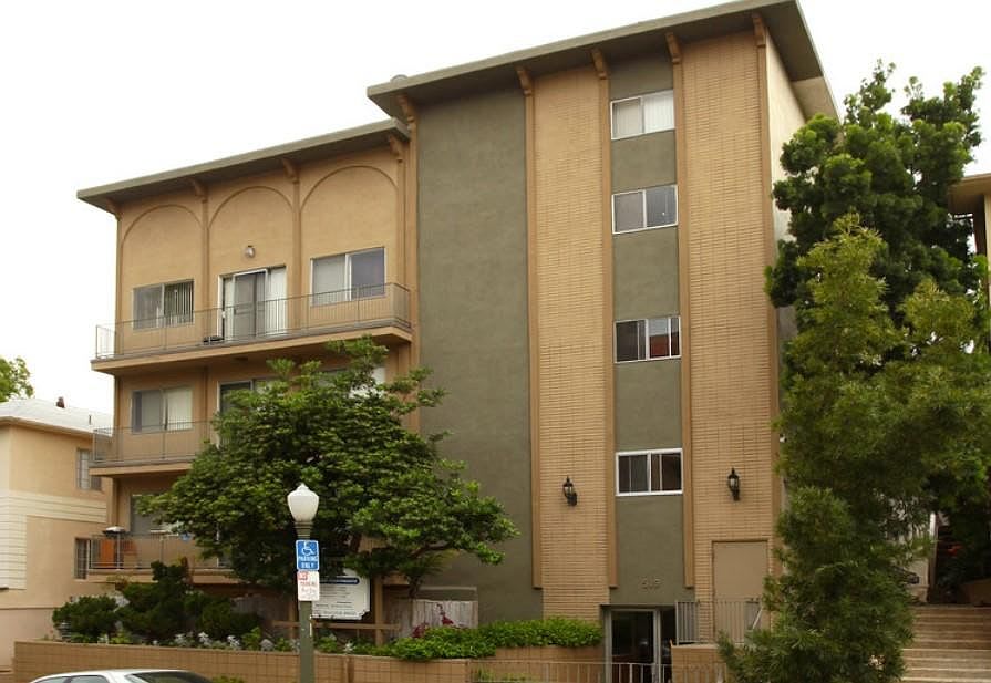 Westhill Apartments, ucla, 519 Glenrock Ave