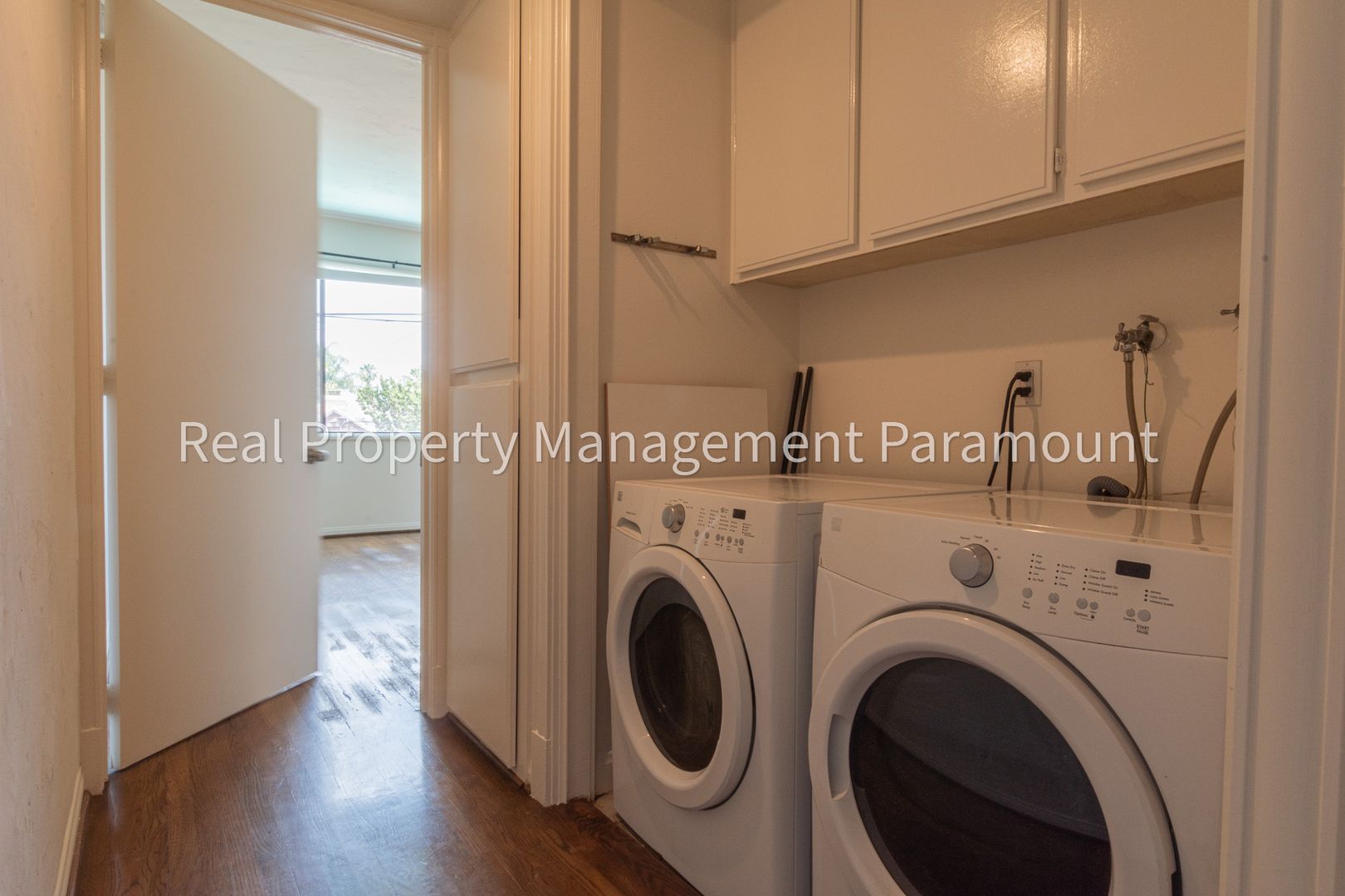 Spacious 3 Bed, 2 Bath Apartment in Beverly Glen Near UCLA, ucla, 1260 S Beverly Glen Blvd APT 206, Los Angeles, CA 90024, USA