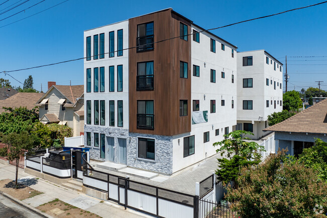 1419 W 35th St, usc, 1419 W 35th St, Los Angeles, CA 90018, USA
