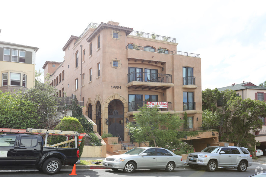 Strathmore Apts, ucla, 10984 Strathmore Dr, Los Angeles, CA 90024, USA, Photo:0