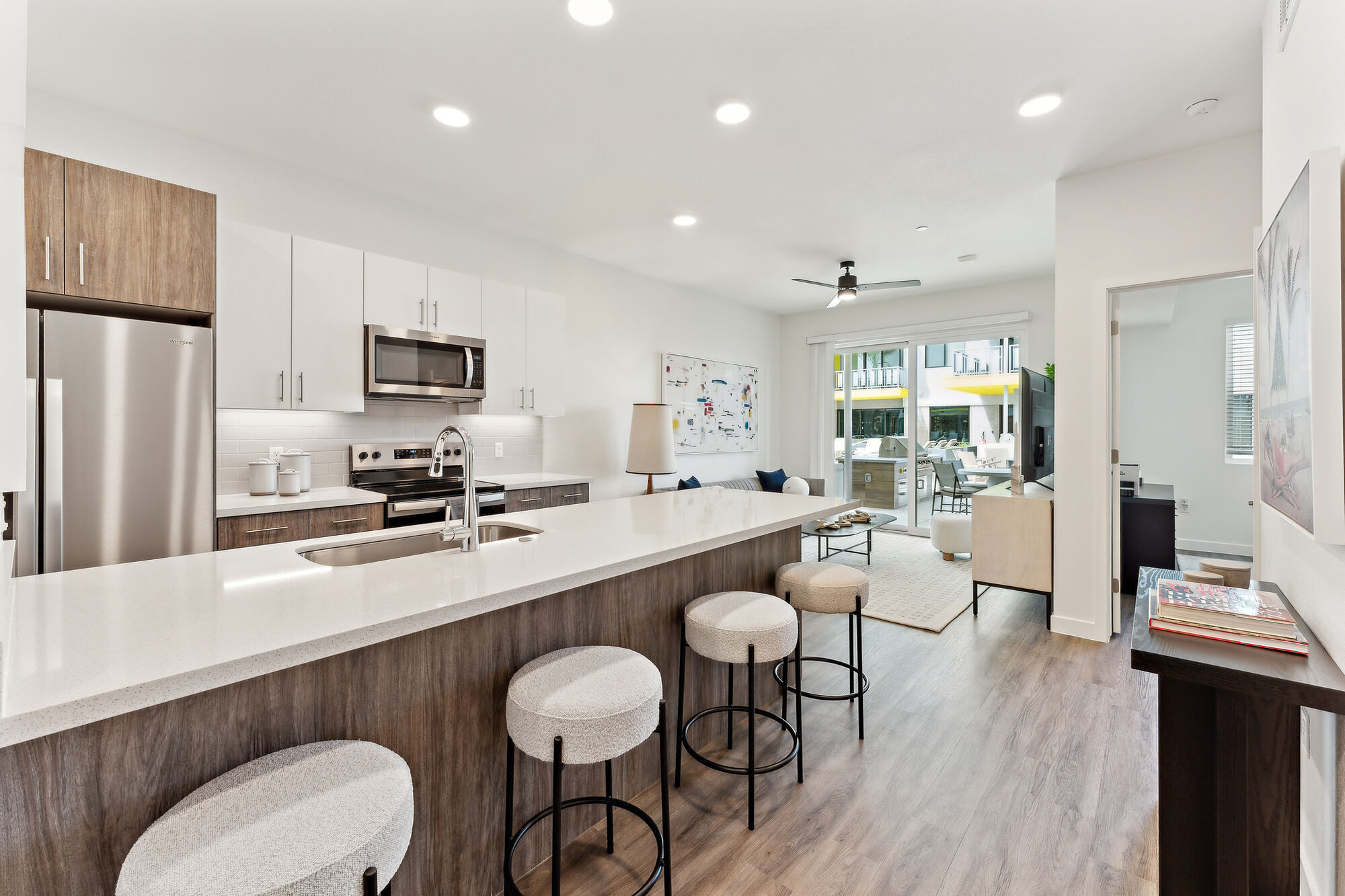 Blue Eastline, asu, 2058 E Apache Blvd, Tempe, AZ 85281, USA