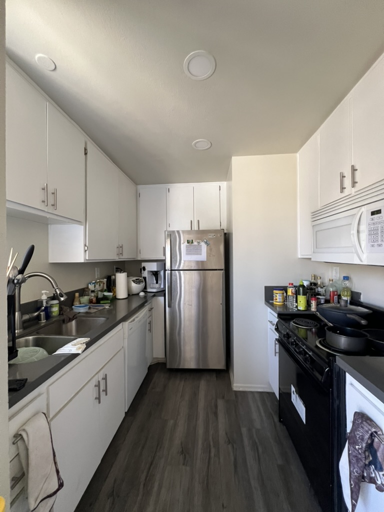Subletting a spot in a 2bed/2bath apartment at UCLA , ucla, 747 Gayley Ave, Los Angeles, CA 90024, USA, Photo:0