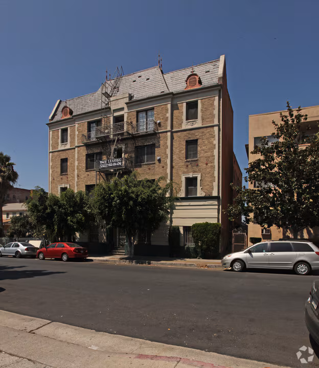 St. Andrews Manor Apartments...Charming Ap..., usc, 715 S St Andrews Pl, Los Angeles, CA 90005, USA
