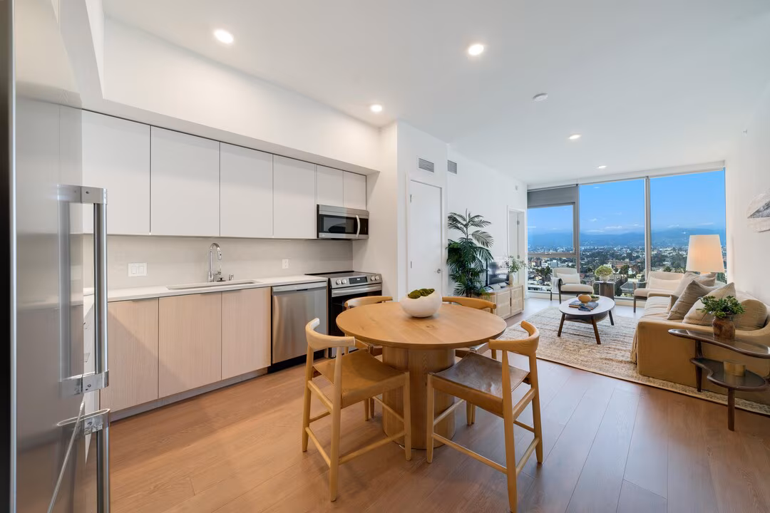 Opus LA, usc, 3545 Wilshire Blvd, Los Angeles, CA 90010, USA