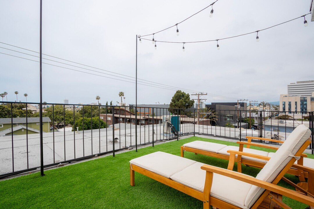 Camay House, smc, 1428 15th St, Santa Monica, CA 90404