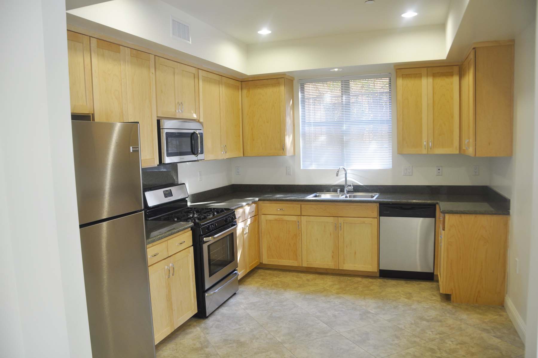 Shared Room on Strathmore Dr for Fall Quarter! , ucla, 10984 Strathmore Dr, Los Angeles, CA 90024, USA, Photo:3